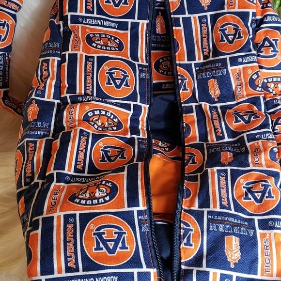 Tote - Picture 4 of 9